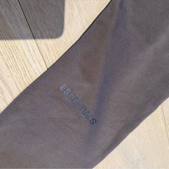 Fear Of of God Essentials Brown Taupe Sweatpants Jogger size L. - Picture 5 of 5